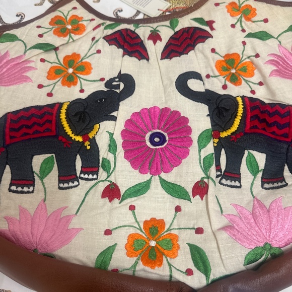 NWT Kage hand embroidered tote bag with leather trim - Picture 5 of 8